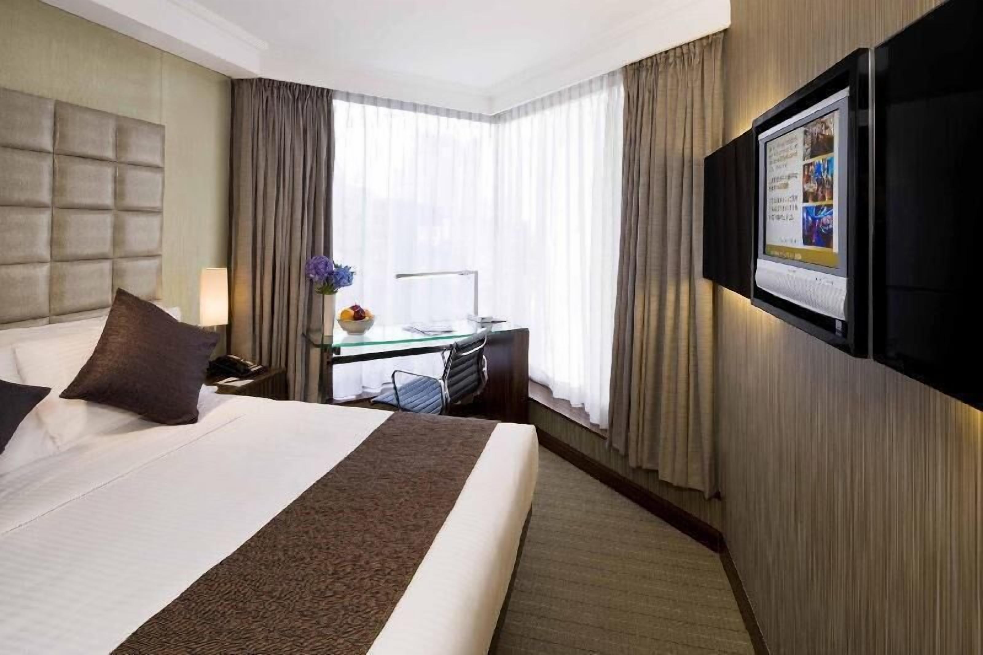 미니바, 객실 내 금고, 책상, 노트북 작업 공간