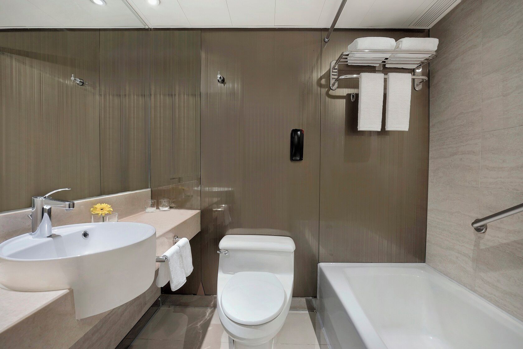 Photo - The Kowloon Hotel