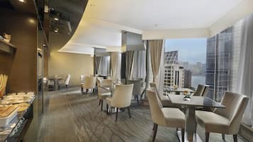 Lounge executive