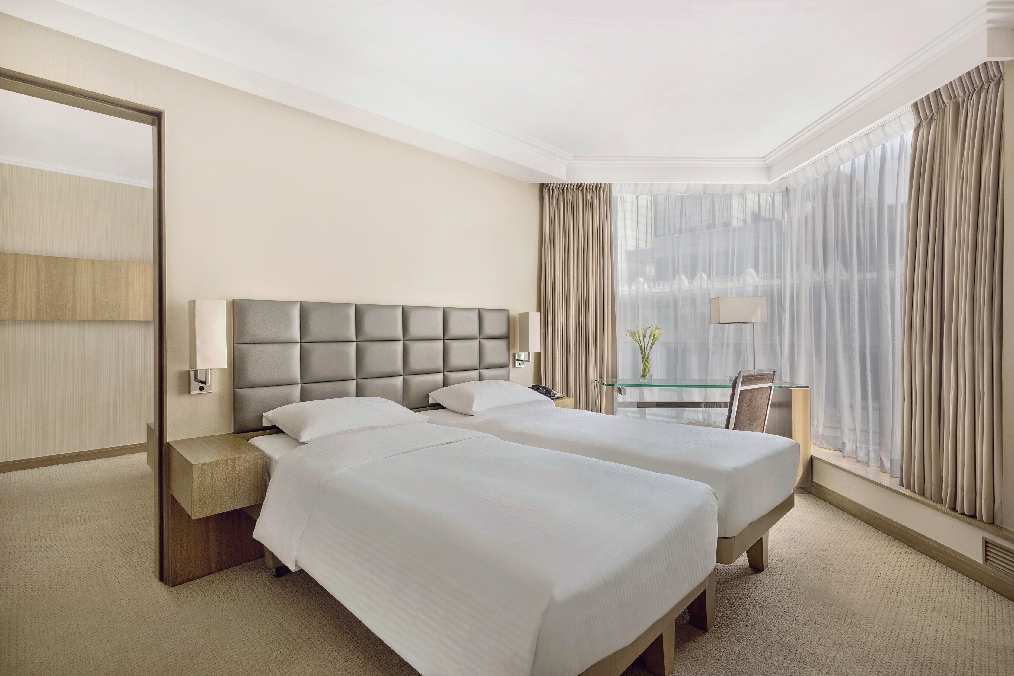 Photo - The Kowloon Hotel