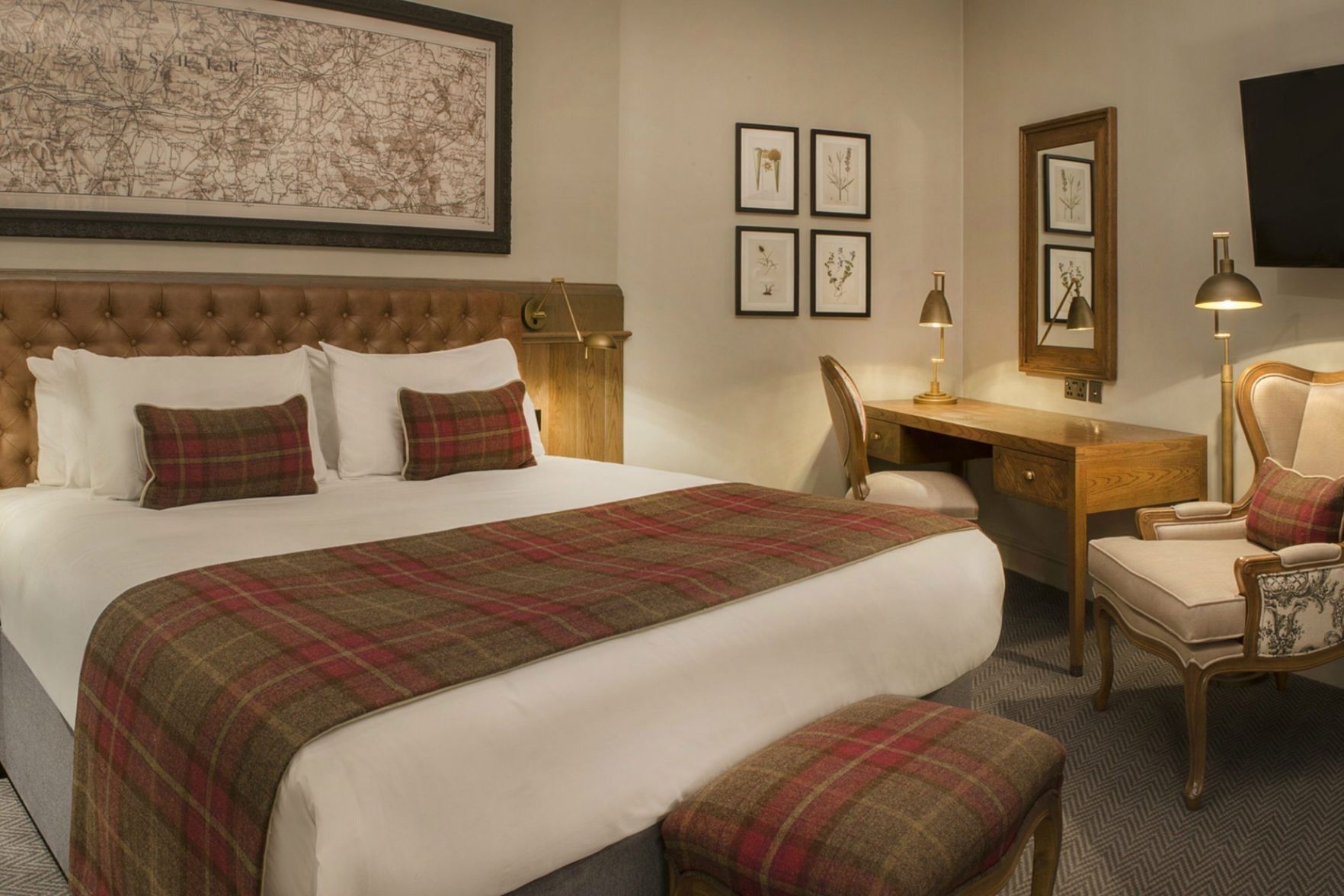 Premium bedding, down duvets, desk, iron/ironing board