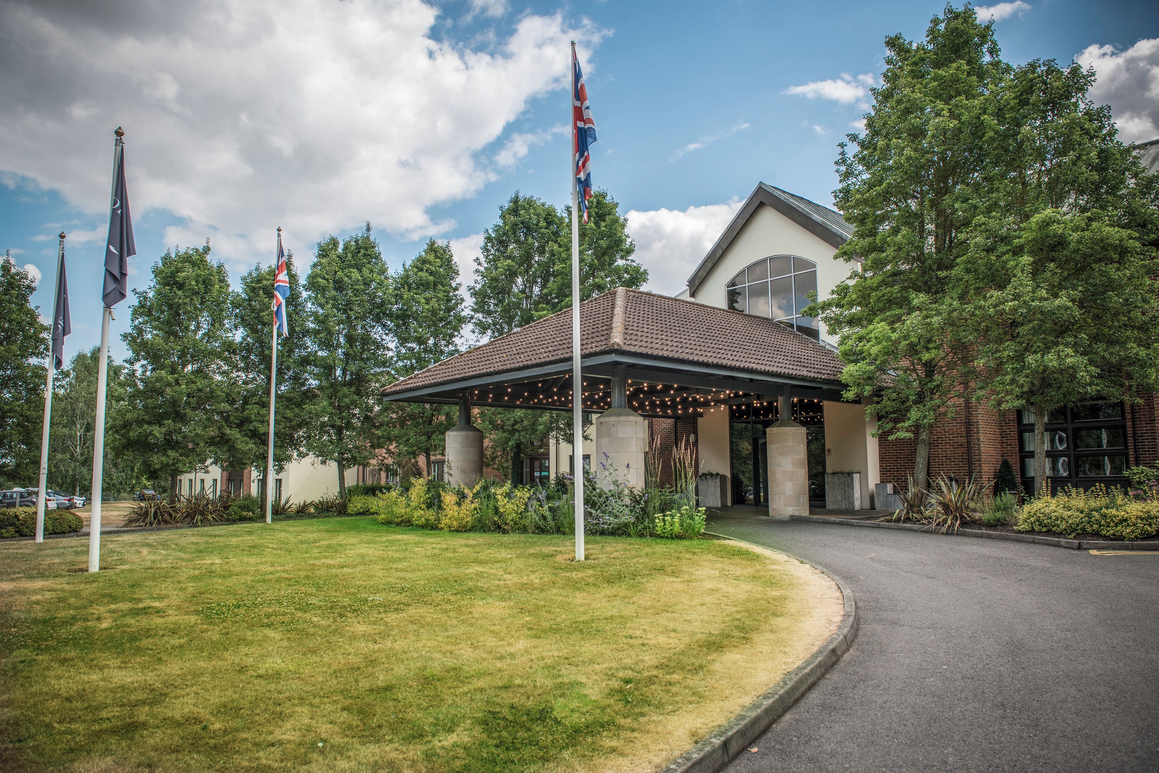 Kamar Keluarga | Seprai premium, selimut bulu angsa, meja kerja, dan setrika/meja setrika