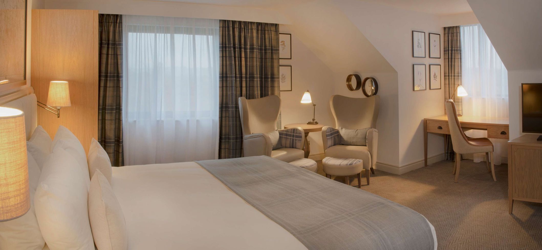 Premium bedding, down duvets, desk, iron/ironing board