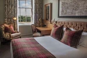 Premium bedding, down duvets, desk, iron/ironing board - De Vere Wokefield Estate (Reading)