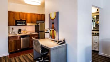 Premium bedding, in-room safe, desk, blackout curtains