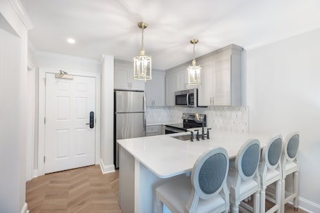 Microwave, coffee/tea maker