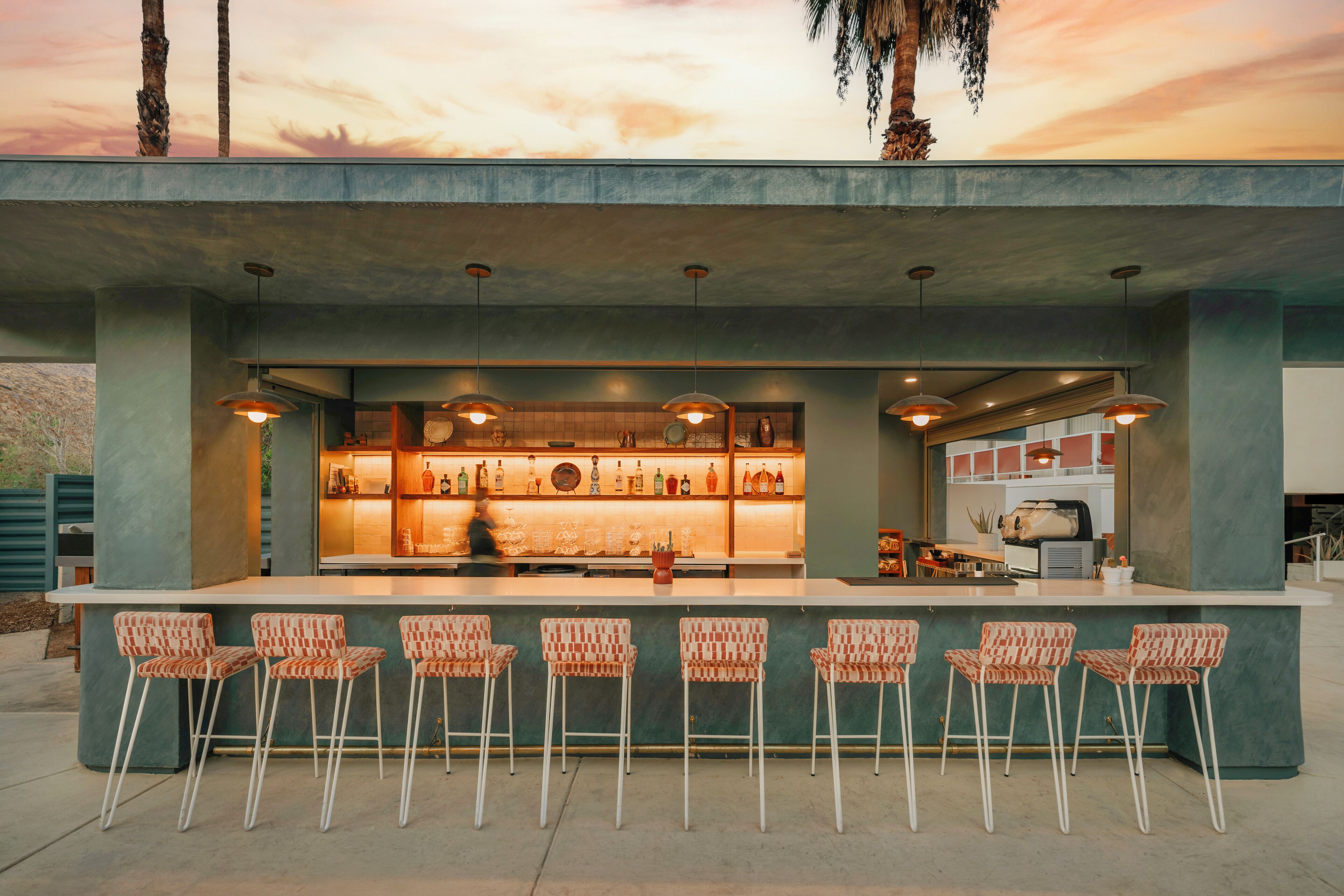 Bar junto a la piscina