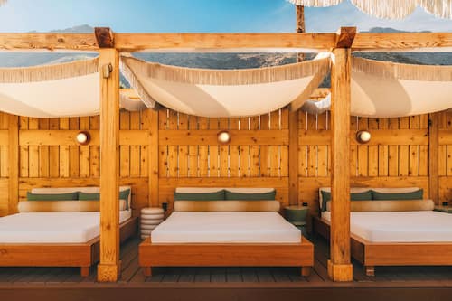 Piscine extérieure, tentes de plage, parasols de plage