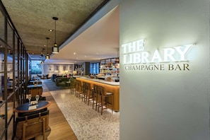 Champagne bar