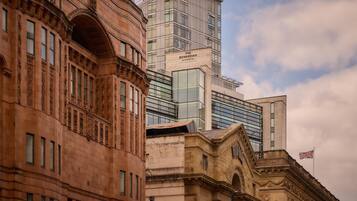 المنشأة من الخارج