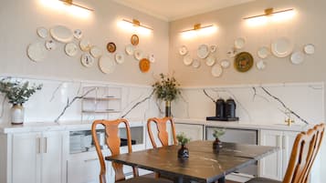 Tägliches inbegriffenes großes Frühstück