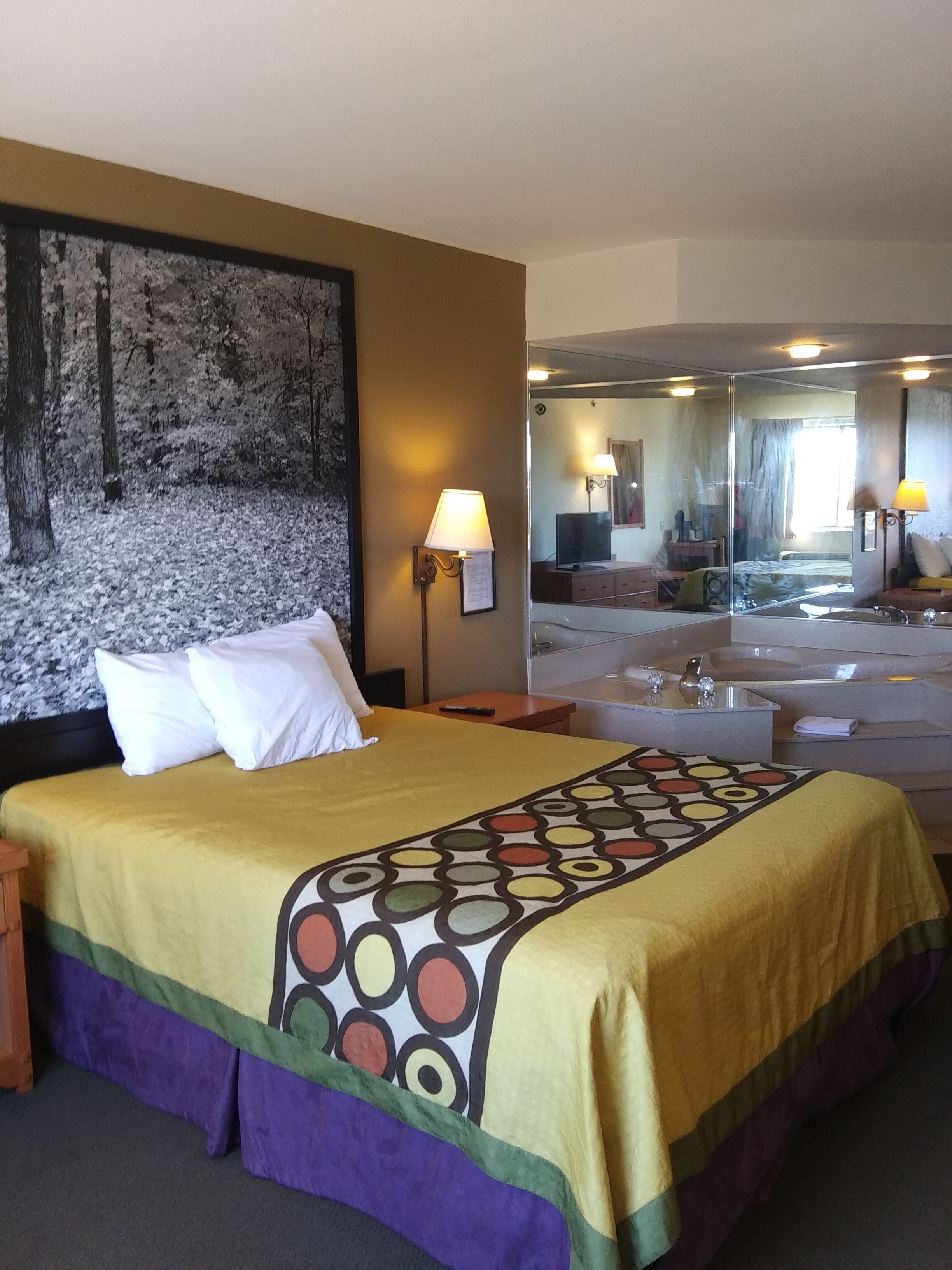 Desk, blackout curtains, free WiFi, bed sheets