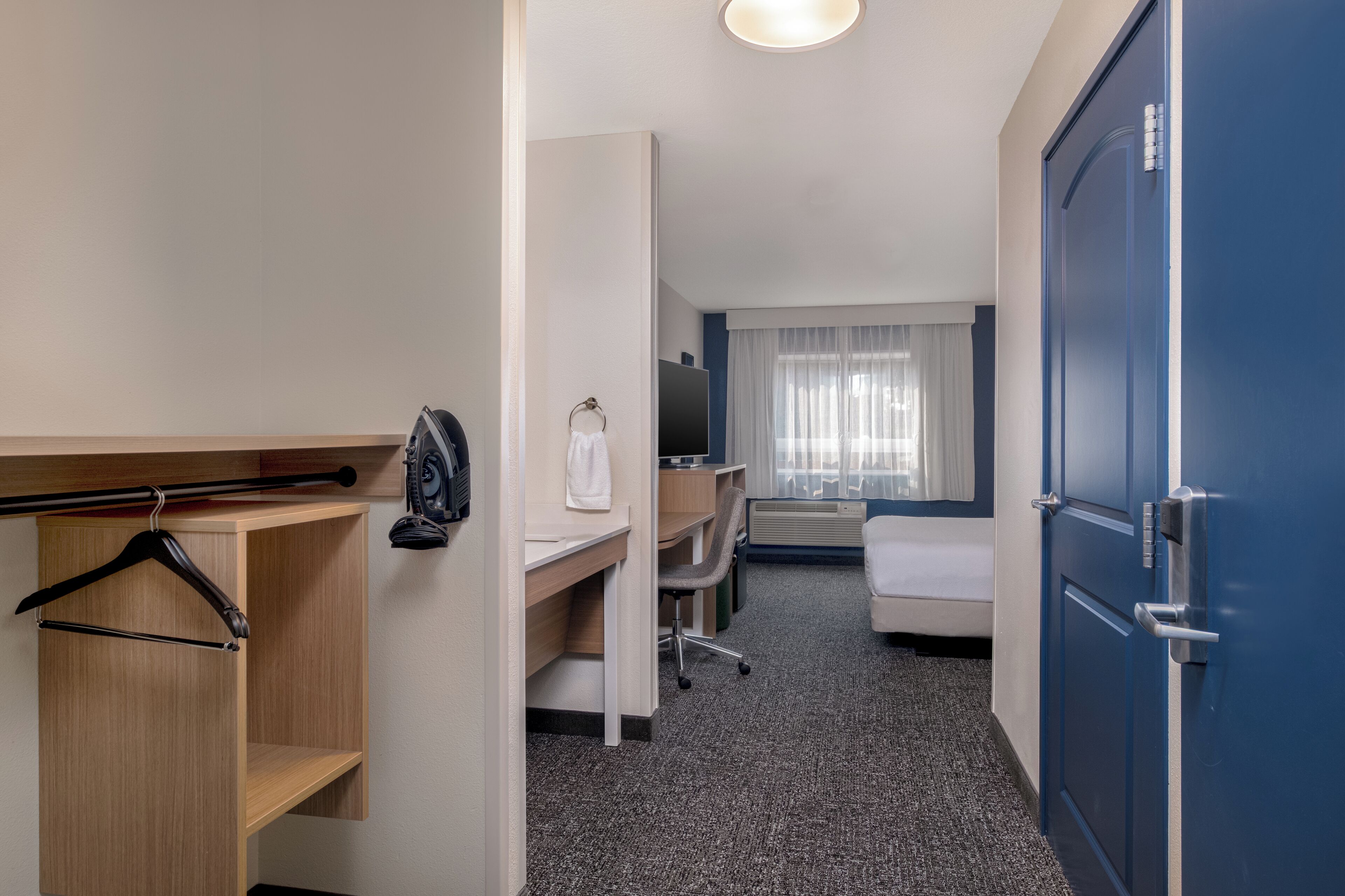 Room, 1 Queen Bed, Accessible (3x3 Shower) | Desk, iron/ironing board, free WiFi, bed sheets