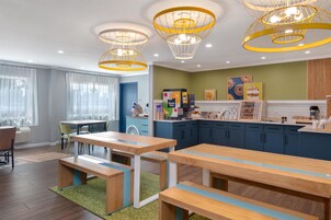 Desayuno continental incluido todos los días 