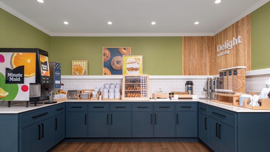 Spark by Hilton Springfield Eugene