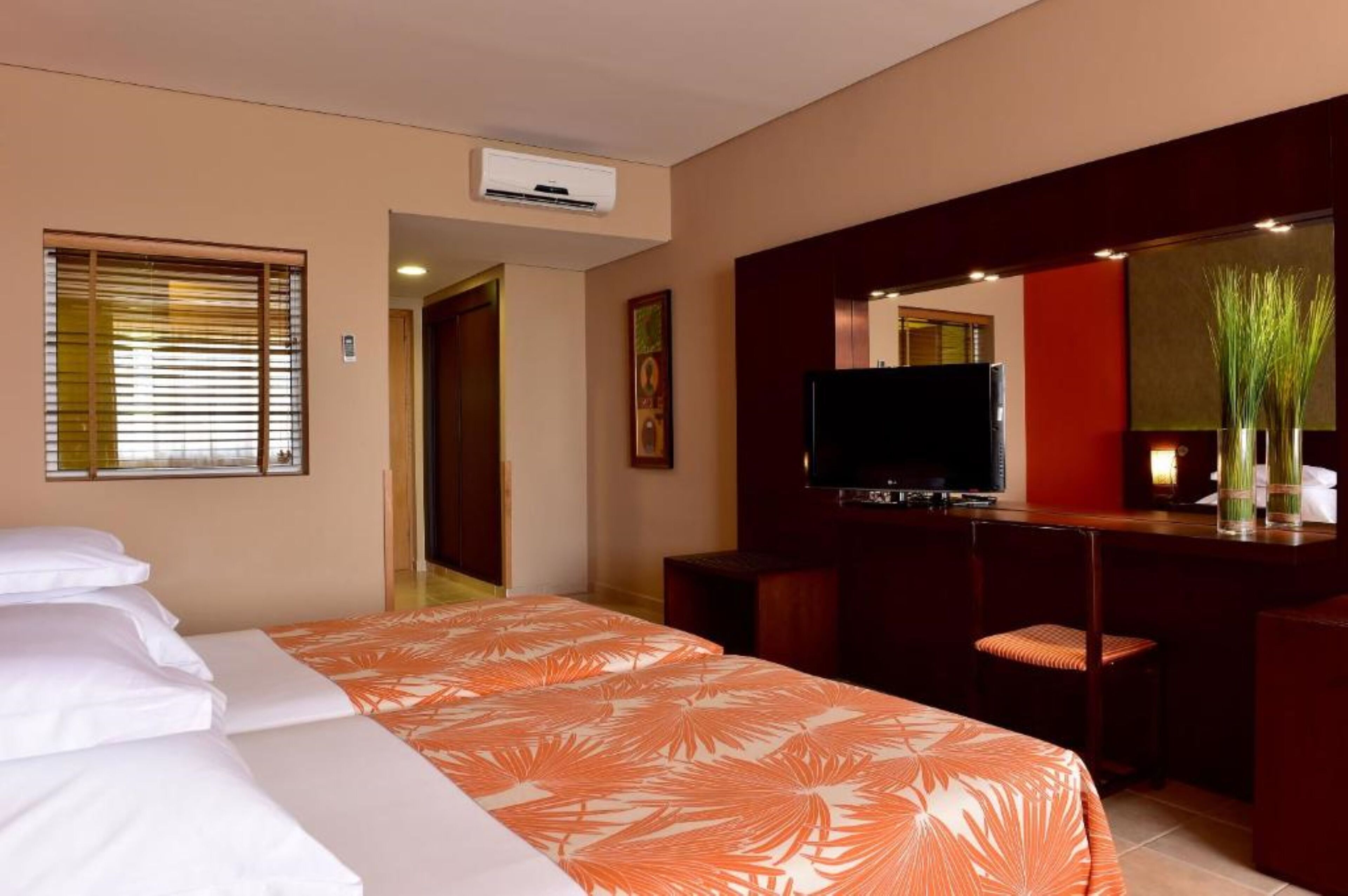 minibar, in-room safe, desk, blackout curtains