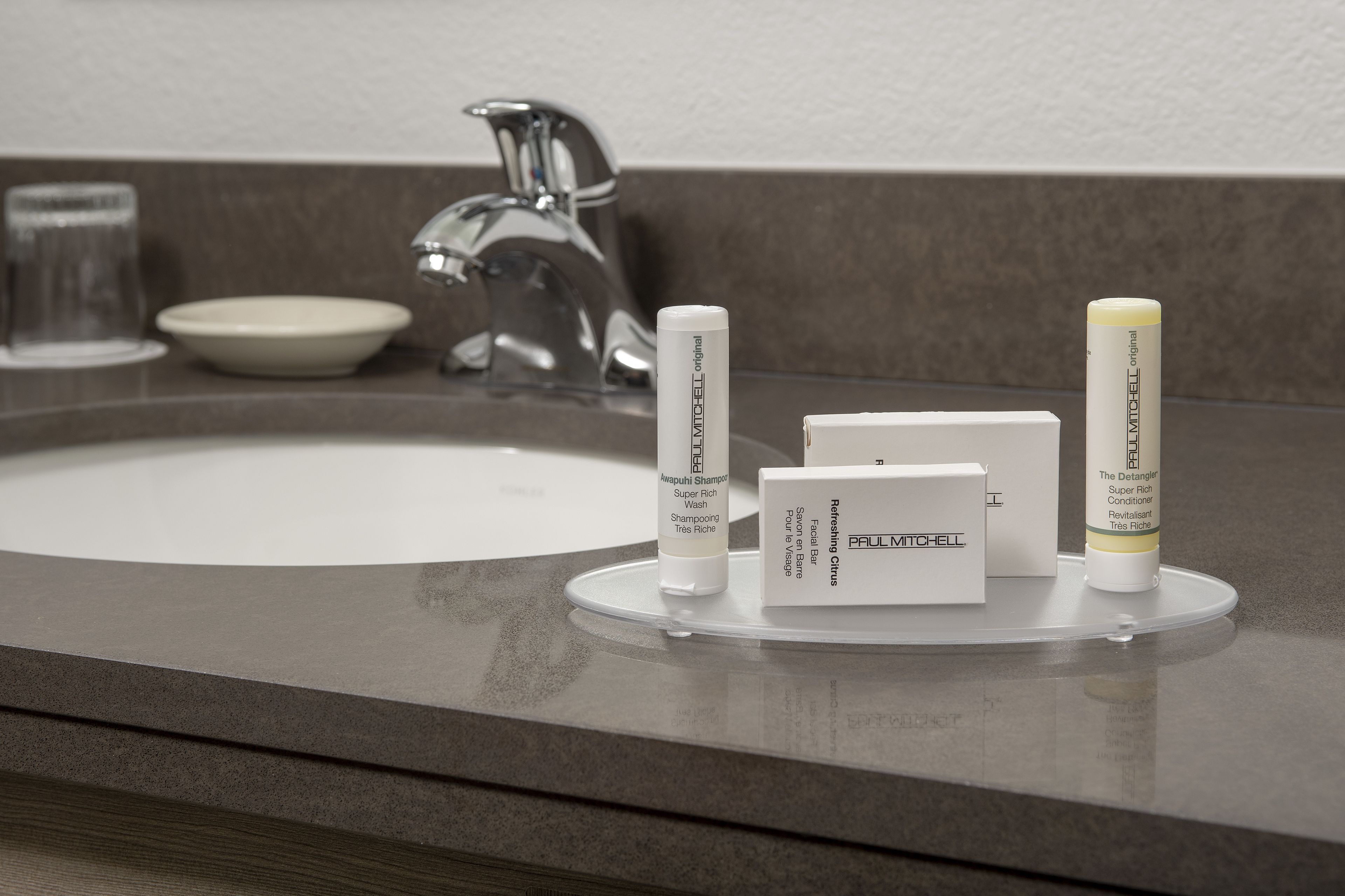 combined shower/bathtub, free toiletries, hair dryer, towels