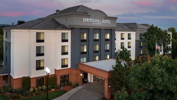 A multi-story hotel with a sign reading "Springhill Suites by Marriott." - SpringHill Suites by Marriott Portland Hillsboro (Hillsboro)