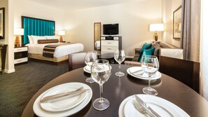 Standard Studio | Blackout drapes, iron/ironing board, WiFi, bed sheets - WorldMark San Diego - Balboa Park (San Diego)