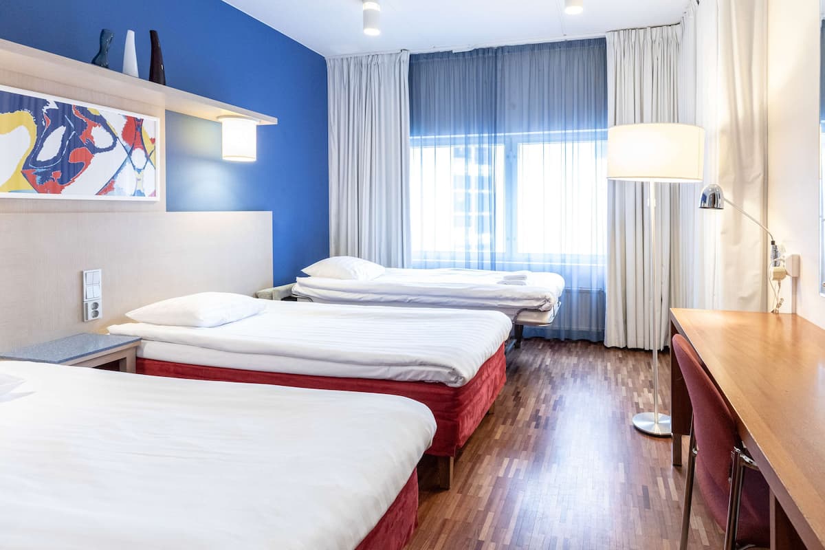 Family Room | In-room safe, desk, blackout drapes, free cribs/infant beds