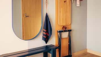 Queen room for 2 persons | In-room safe, blackout drapes, free WiFi, bed sheets