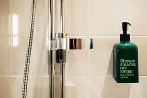 In-room safe, desk, blackout curtains, free WiFi - Scandic Go, Eerikinkatu 30 (Turku)