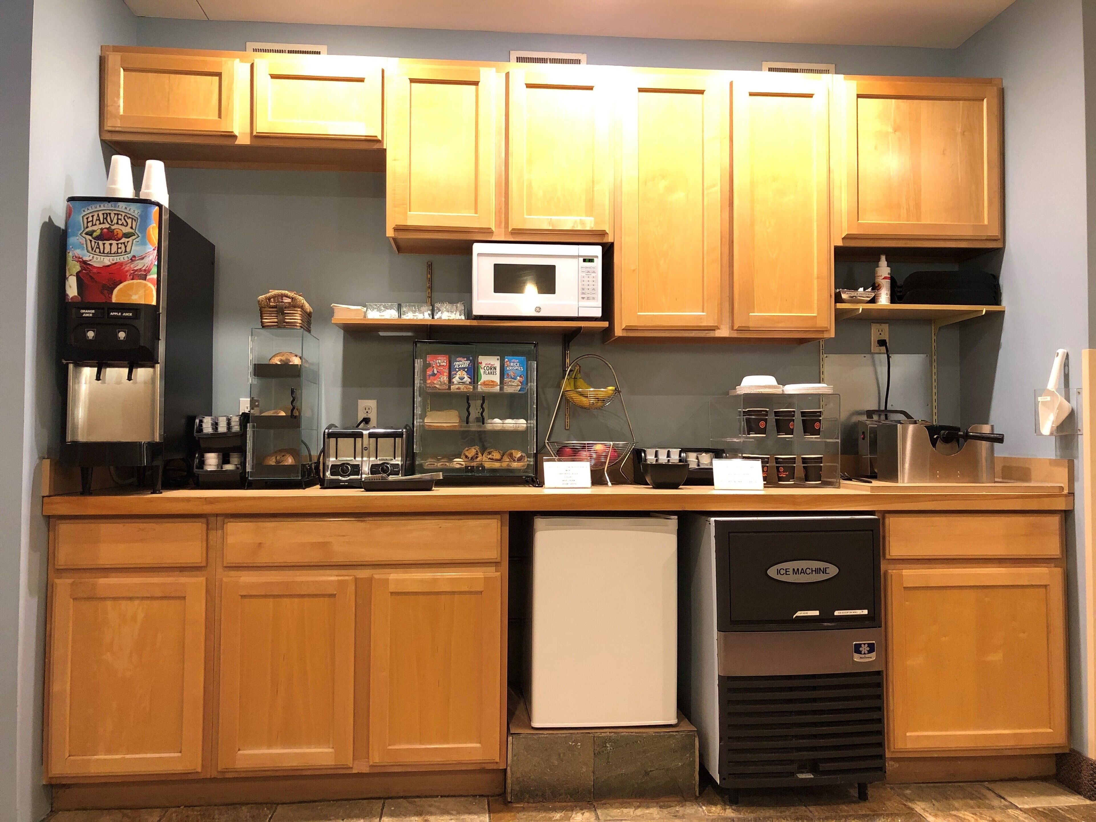 free daily continental breakfast