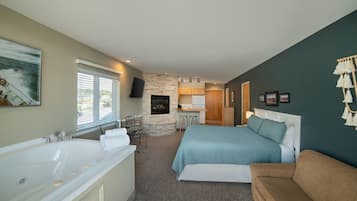 Deluxe Room, 1 King Bed with Sofa bed, Kitchen, Lake View | Private kitchen | Mini-fridge, microwave, coffee/tea maker, dining tables