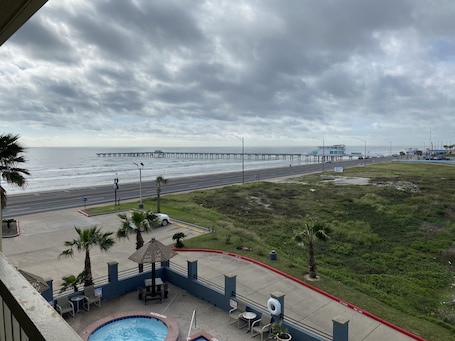 Vista desde la habitación. Galveston Beach Hotel