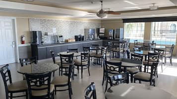 Desayuno continental incluido todos los días