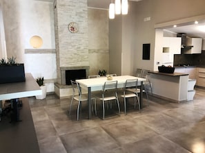 Biệt thự Deluxe, 4 phòng ngủ, bồn tắm nước nóng, tòa nhà phụ | Bếp riêng