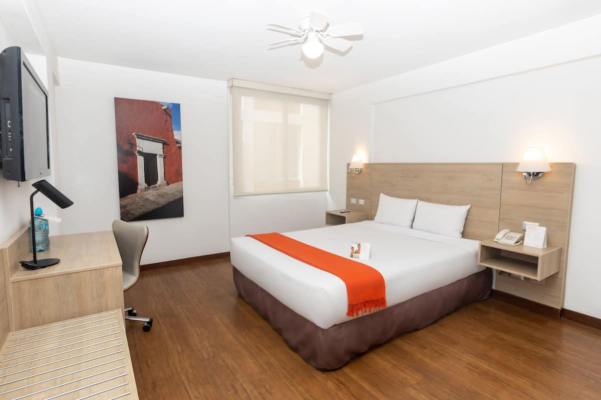Traditional Room, 1 Queen Bed