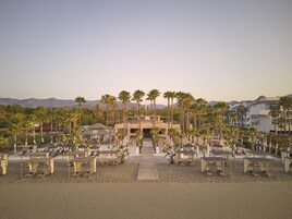 Ropa de cama hipoalergénica y minibar 