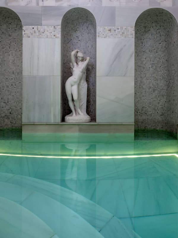 Couples treatment rooms, sauna, steam room, Turkish bath