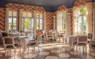 4 restaurants, lunch, dinner served; Italian cuisine