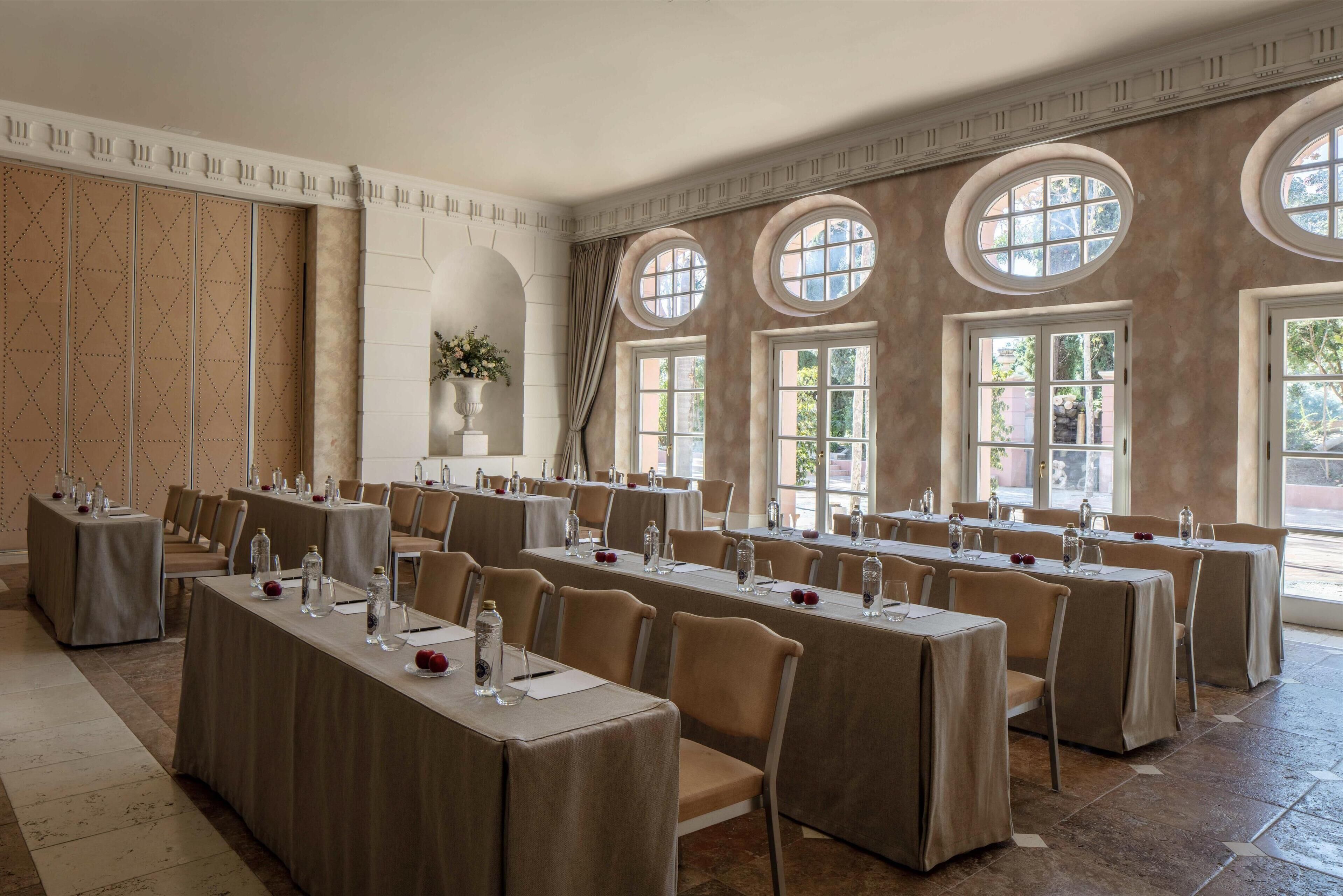 4 restaurants, lunch, dinner served; italian cuisine