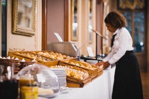 Tägliches inbegriffenes Frühstücksbuffet