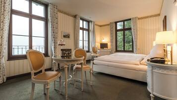 Superior double room with lake view