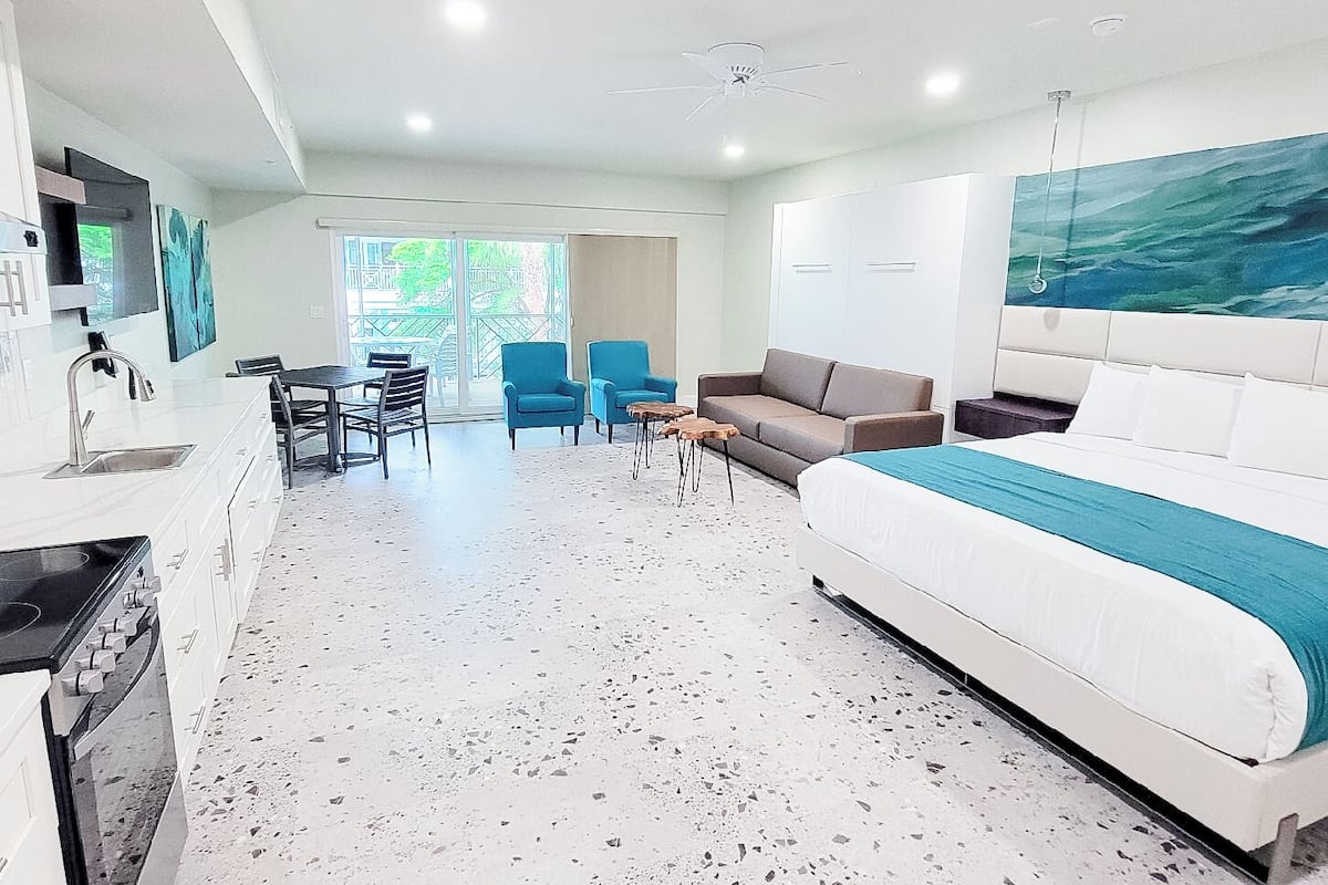 1 bedroom, premium bedding, iron/ironing board, free WiFi