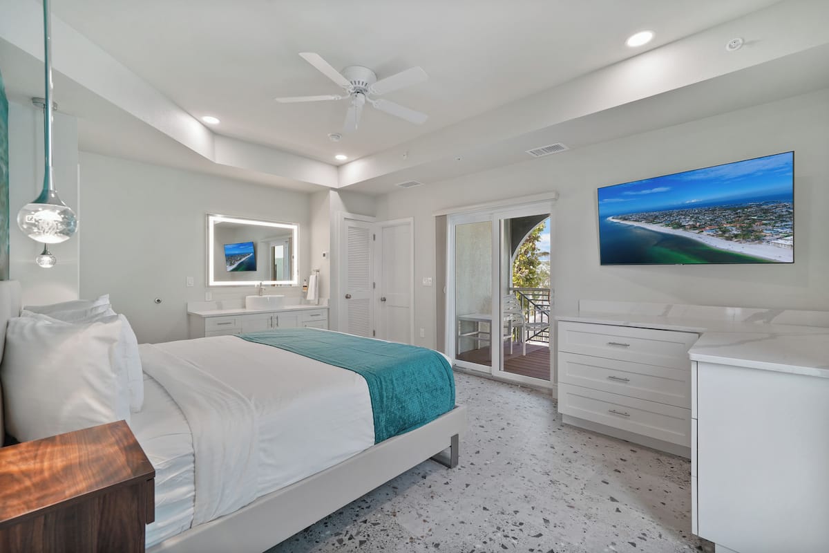 Suite, 1 Bedroom (Sabal Palm) | 1 bedroom, premium bedding, iron/ironing board, free WiFi