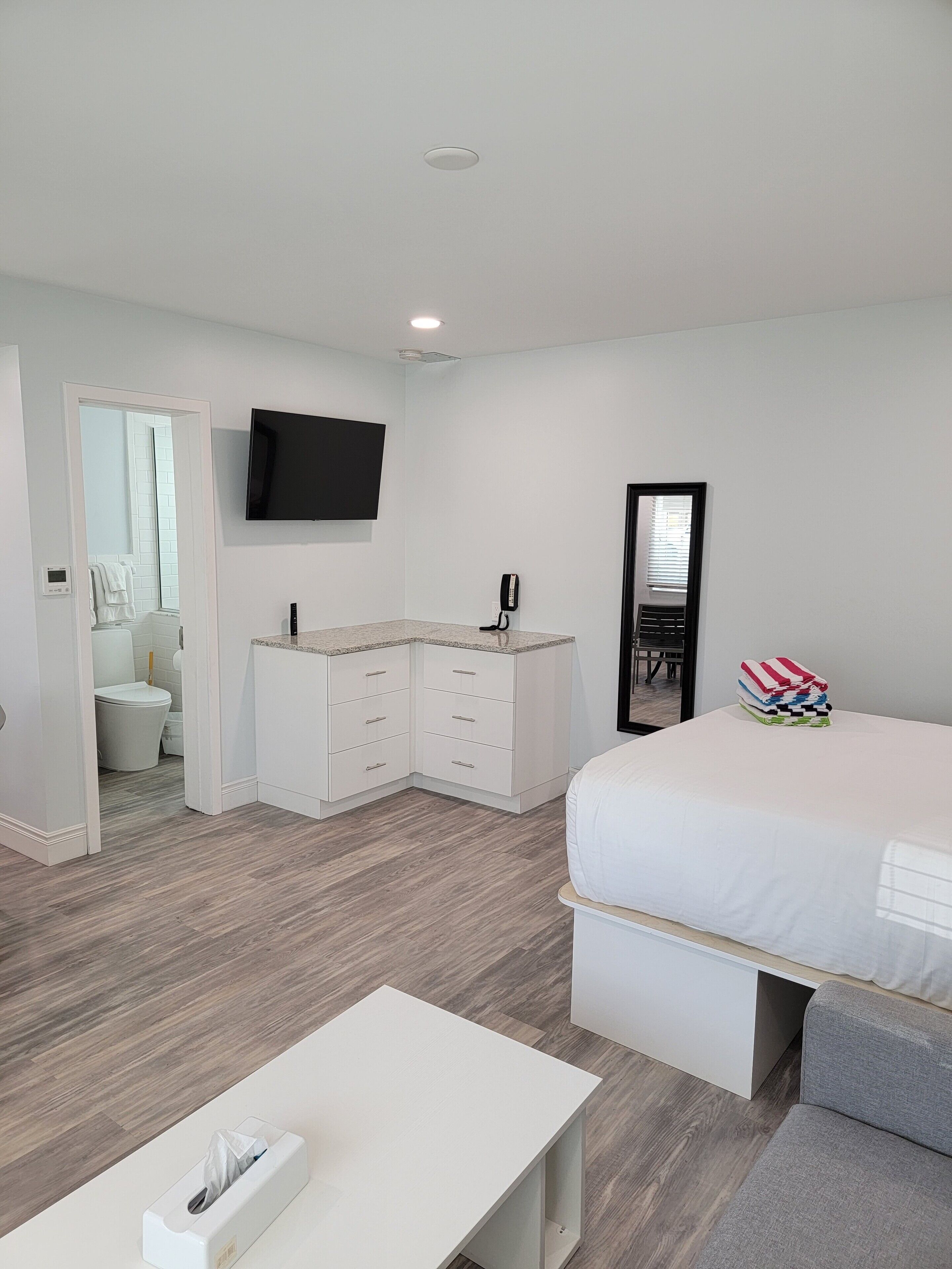 premium bedding, blackout curtains, soundproofing, free wifi