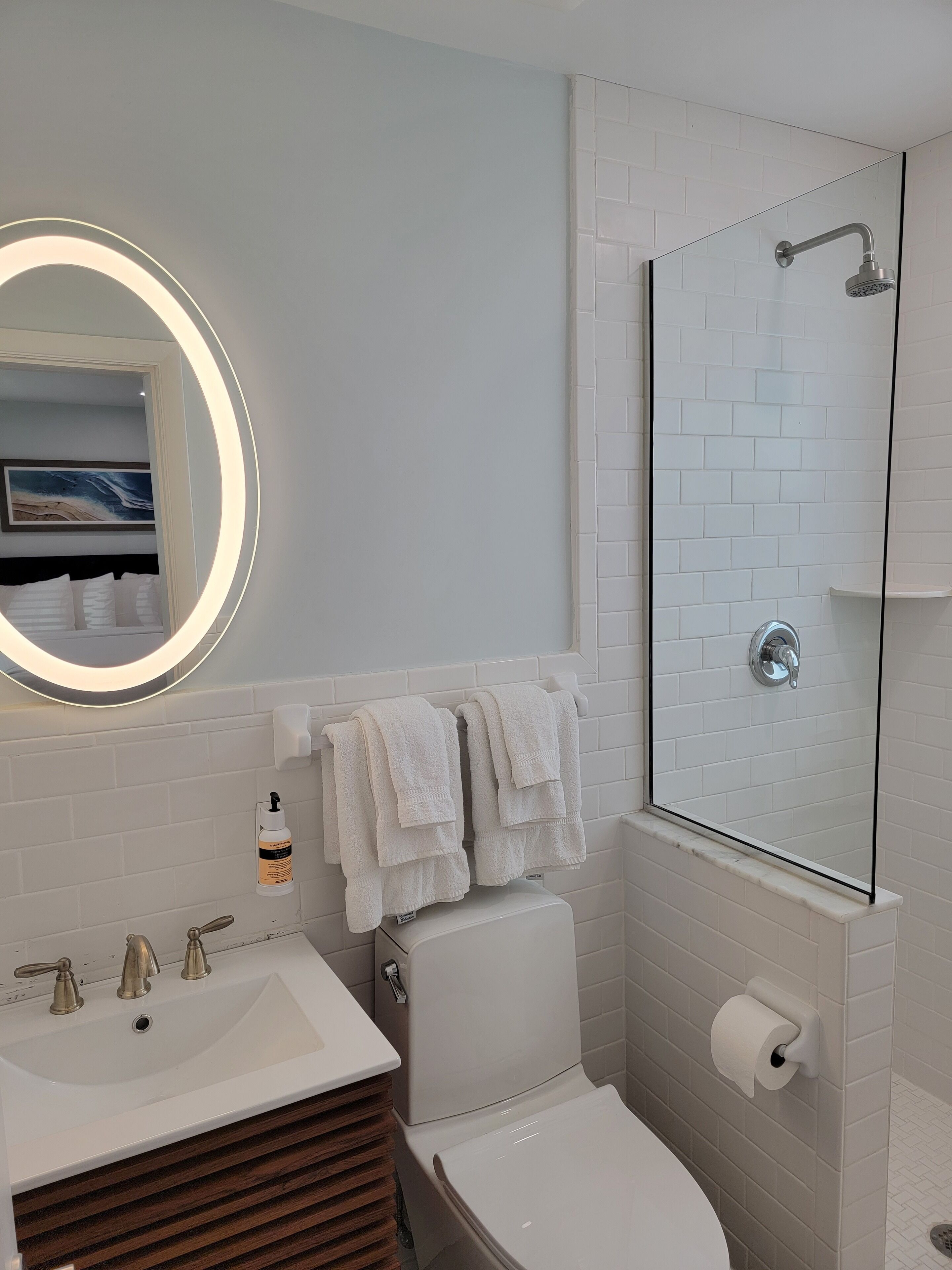 shower, free toiletries, hair dryer, towels