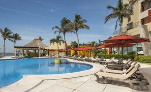 Outdoor pool, open 8:00 AM to 8:00 PM, pool umbrellas, sun loungers - Camino Real Veracruz (Boca del Río)