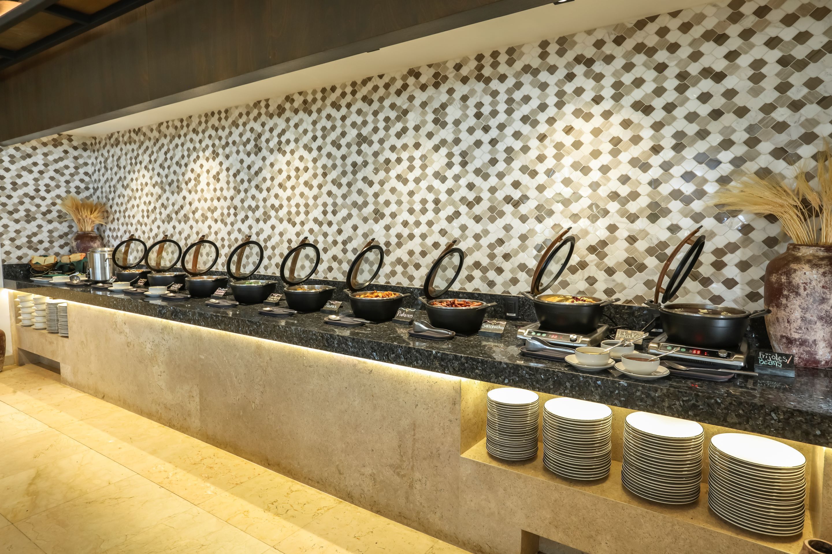 Petit déjeuner buffet (520 MXN par personne)