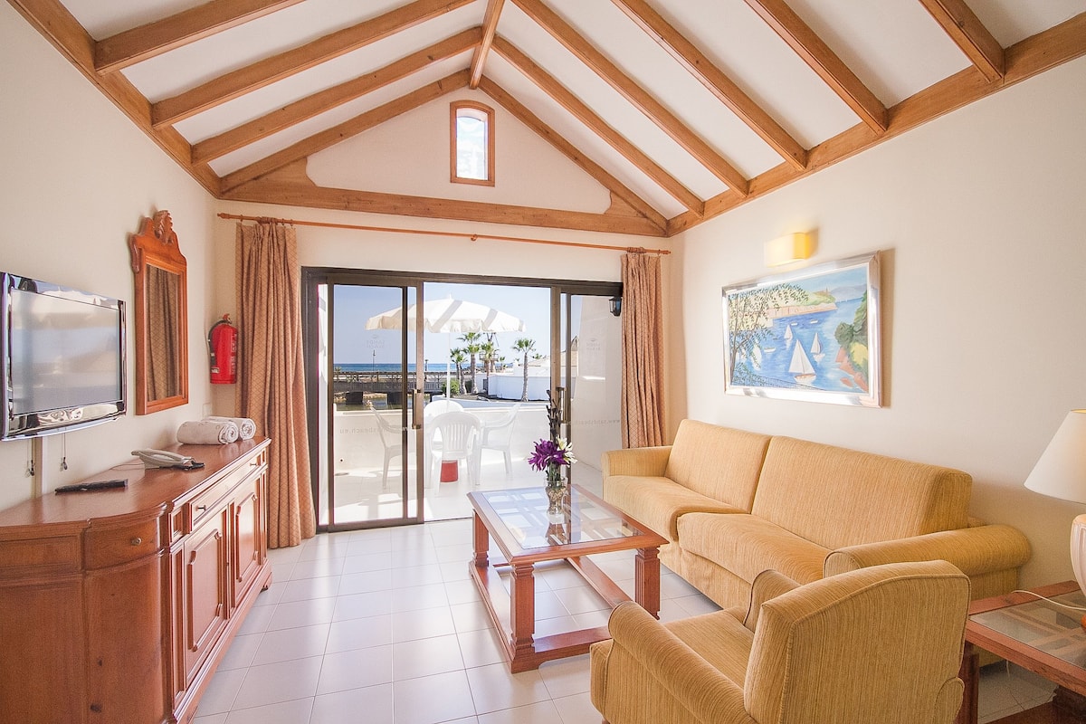 Superior appartement, 1 slaapkamer, uitzicht op strand | Uitzicht op strand/zee