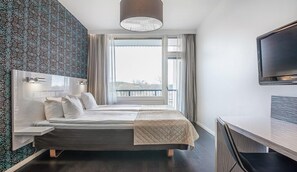 Standard Room, 1 Double Bed, Non Smoking | Desk, blackout curtains, bed sheets - Quality Hotel Park Södertälje City (Sodertalje)
