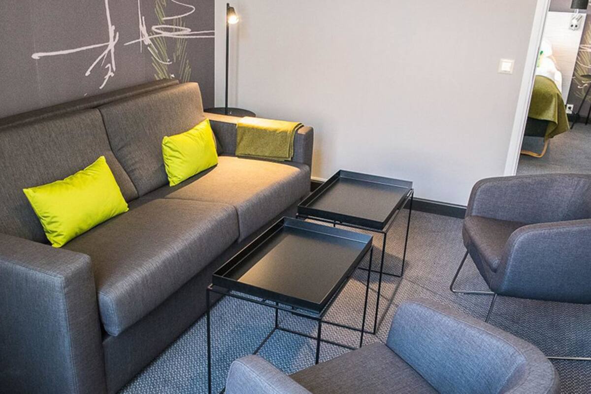 superior room, non smoking (twin room) | desk, blackout curtains, bed sheets