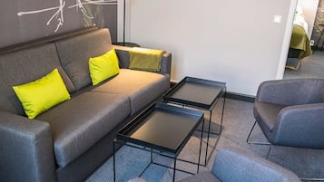 Superior Room, Non Smoking (Twin Room) | Desk, blackout curtains, bed sheets