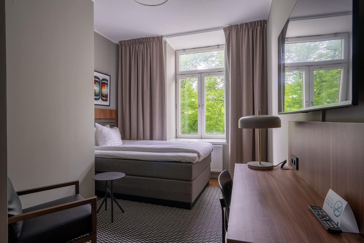 single room (compact) | desk, blackout curtains, bed sheets