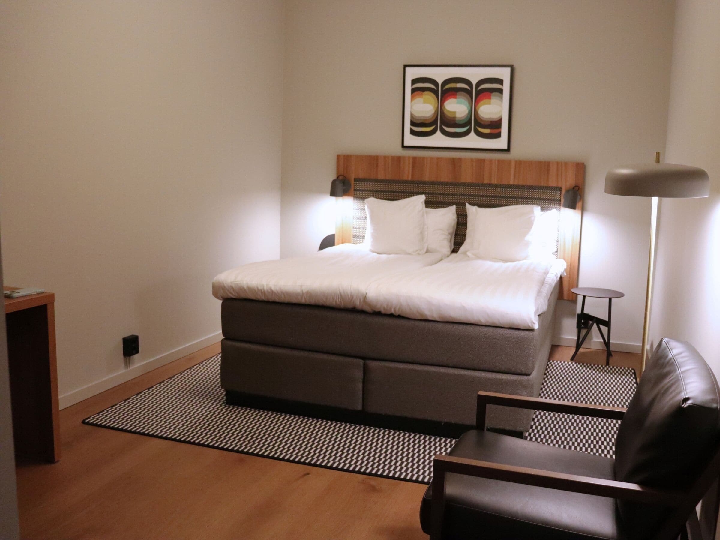 Single Room, No Windows (Compact)